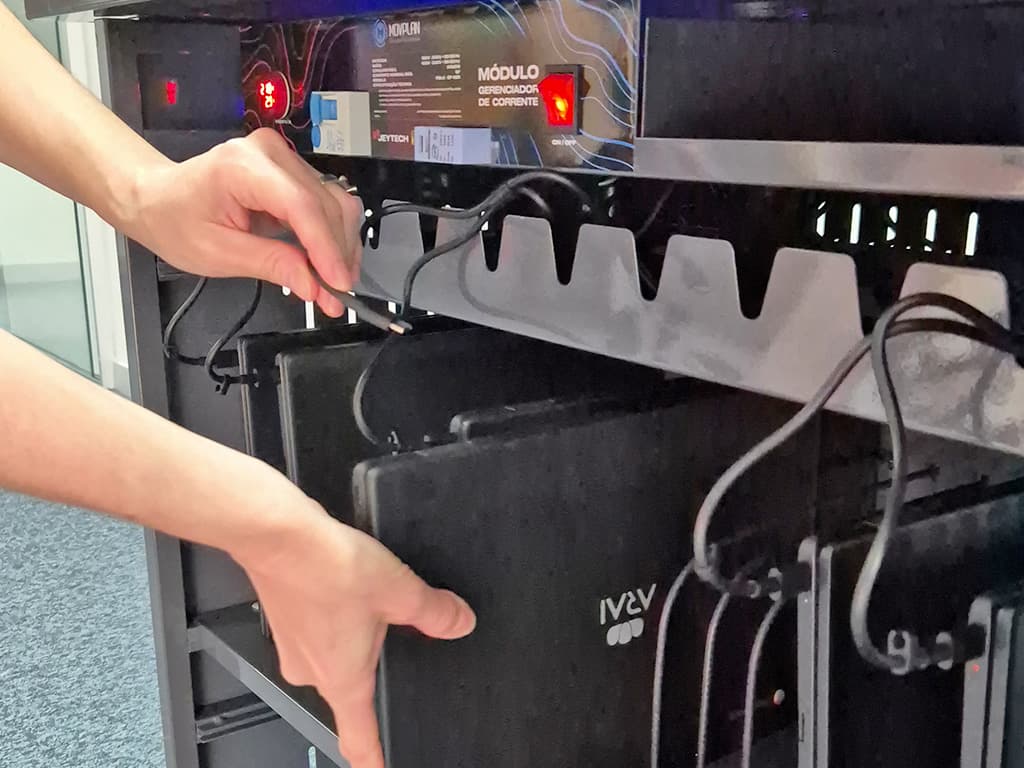 Sistema eléctrico del gabinete de carga Arai